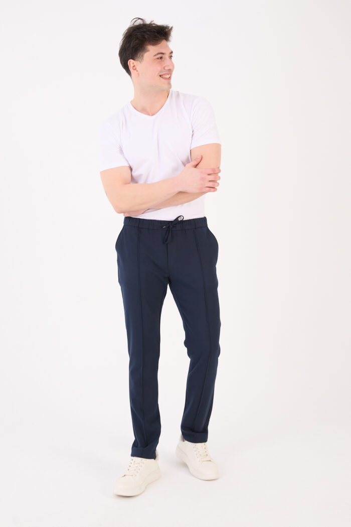 Erkek Lacivert Jogger Pantolon Bel Lastikli Bağcıklı Ön Dikiş Detaylı 05 Model - Görsel 2