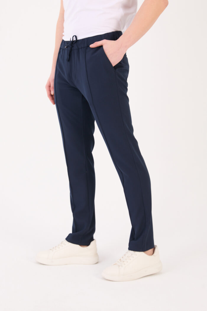 Erkek Lacivert Jogger Pantolon Bel Lastikli Bağcıklı Ön Dikiş Detaylı 05 Model - Görsel 4