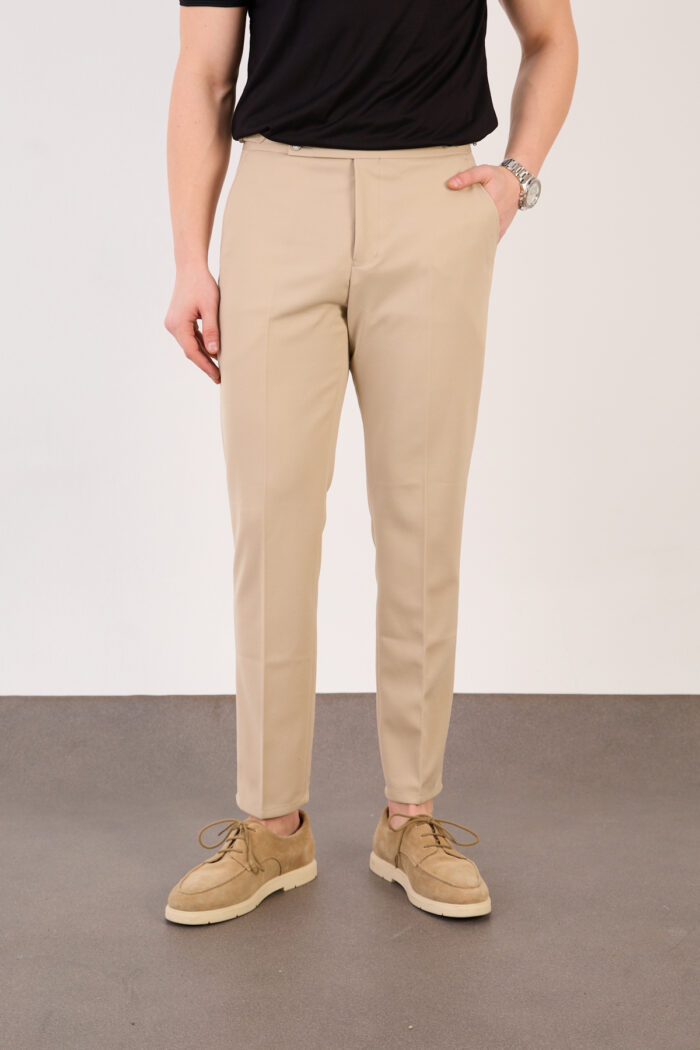 Erkek Bej Slim Fit İtalyan Kesim Yan Bel Toka Detaylı Klasik Pantolon 011 Model - Görsel 5